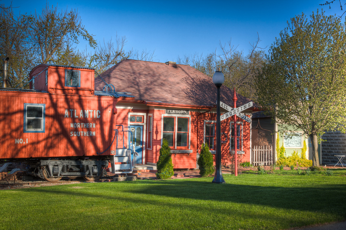 Picture of a railroad depot